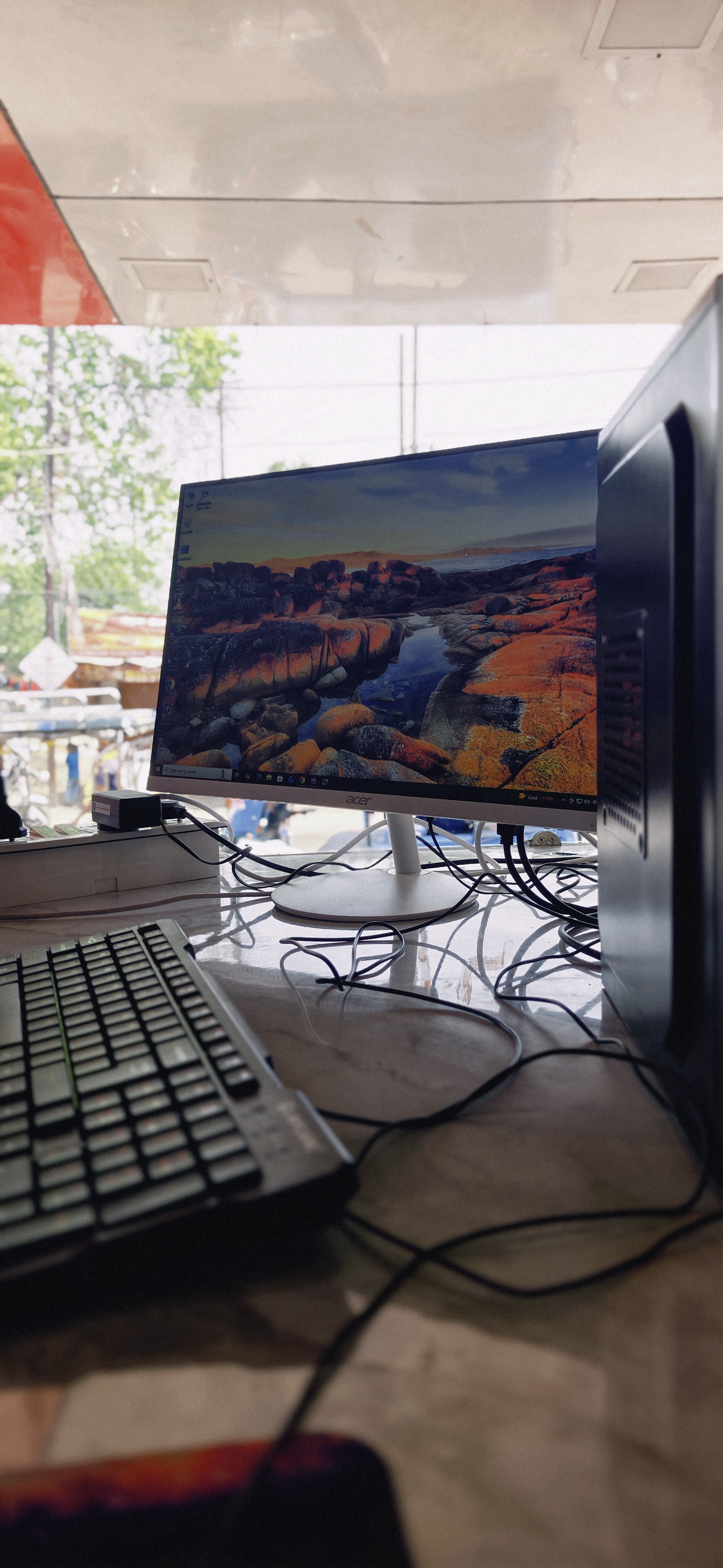 Computer screens and services